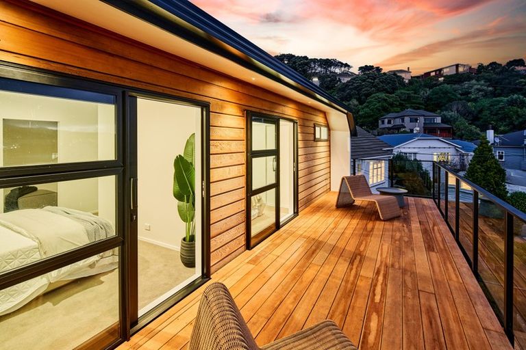 Photo of property in 11a Cavendish Square, Strathmore Park, Wellington, 6022