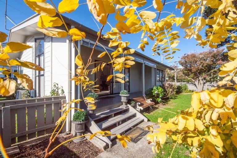 Photo of property in 13 Vincent Street, Waterloo, Lower Hutt, 5011