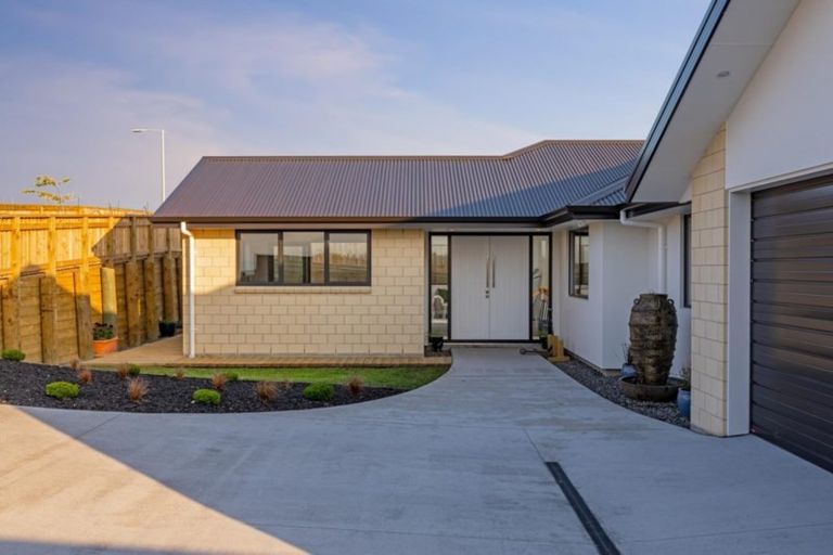 Photo of property in 3 Herring Place, Omokoroa, 3114