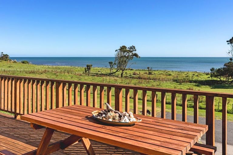 Photo of property in 49 Battiscombe Terrace, Waitara, 4320