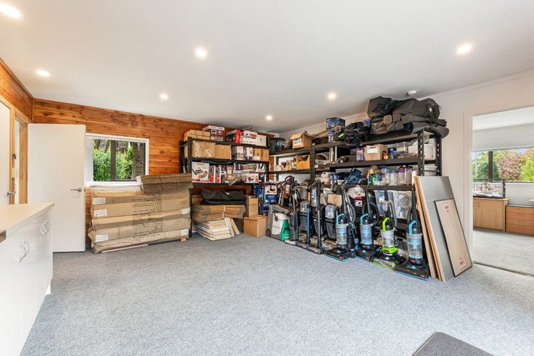 Photo of property in 143 Whangaparaoa Road, Red Beach, 0932