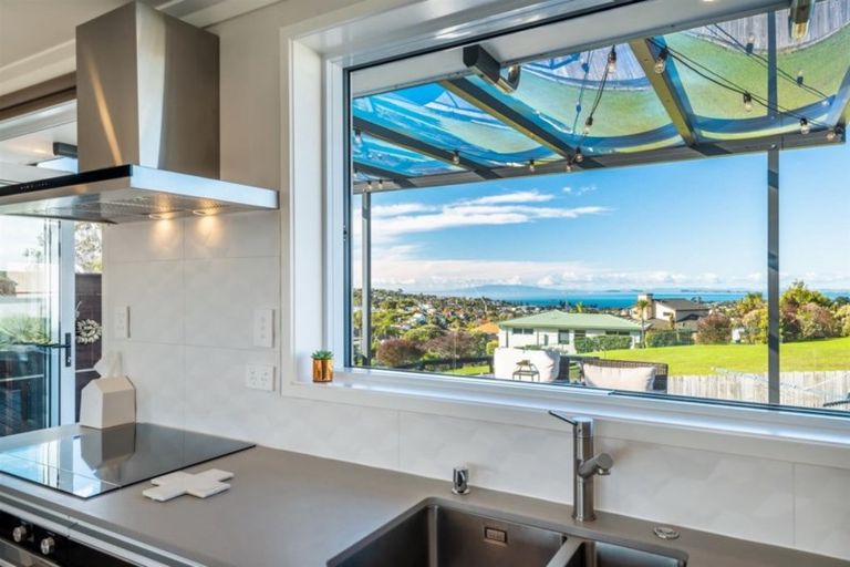 Photo of property in 1/719 East Coast Road, Browns Bay, Auckland, 0630