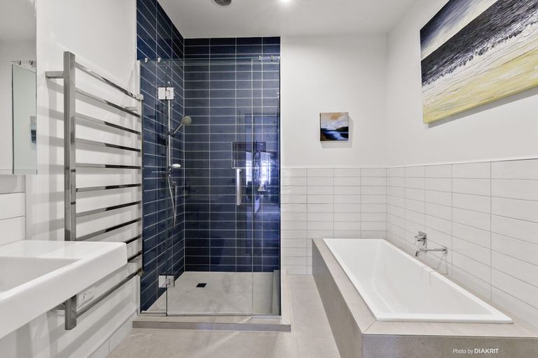 Photo of property in 28 Eden Street, Island Bay, Wellington, 6023