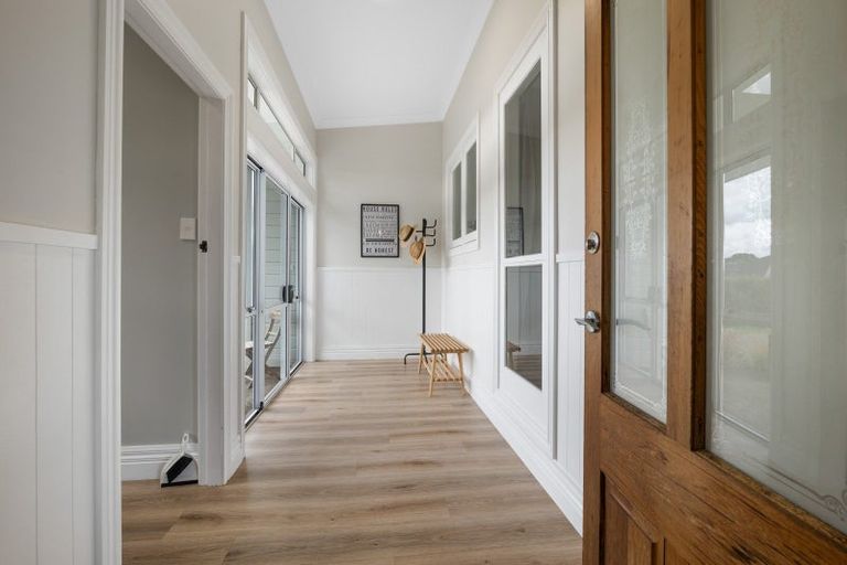 Photo of property in 56 Flint Road W, Stratford, 4332