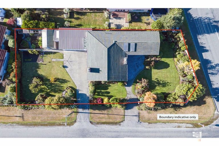 Photo of property in 1 Cashel Street, Waimate, 7924