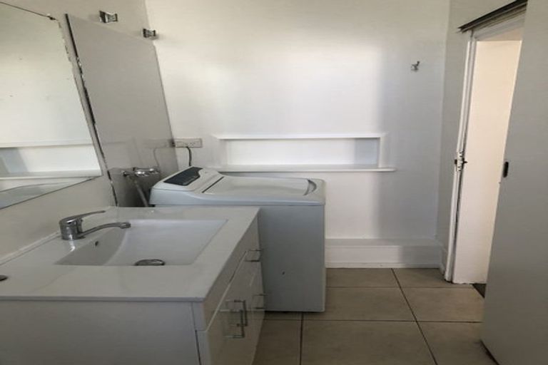 Photo of property in 68-70 Pirie Street, Mount Victoria, Wellington, 6011