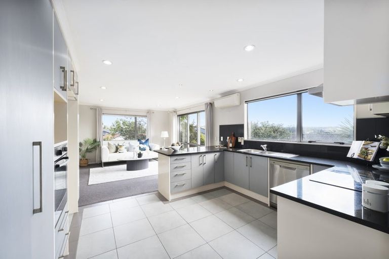 Photo of property in 22 Gala Place, Henderson, Auckland, 0612