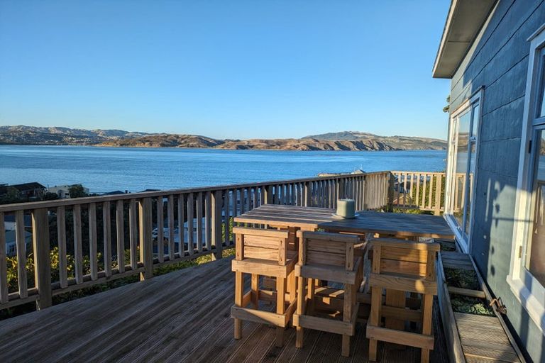 Photo of property in 6 Gordon Road, Plimmerton, Porirua, 5026