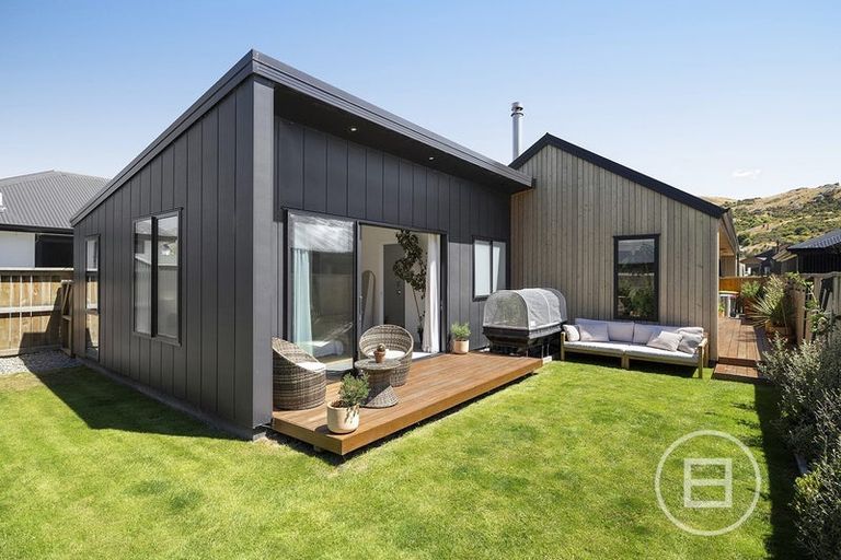 Photo of property in 61 Drysdale Road, Jacks Point, 9371