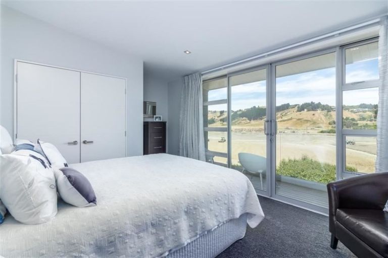 Photo of property in 47 Shalamar Drive, Cashmere, Christchurch, 8022