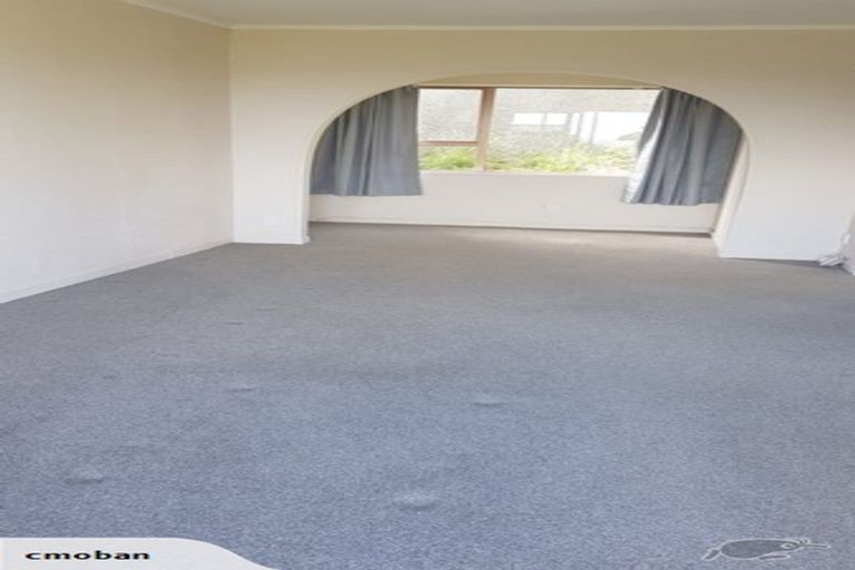 Photo of property in 8b Middlesex Place, Northland, Wellington, 6012