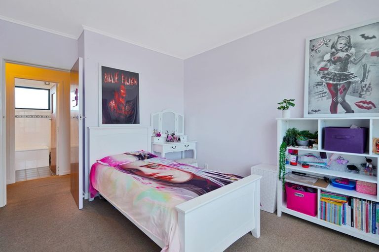 Photo of property in 78a Wharf Road, Te Atatu Peninsula, Auckland, 0610