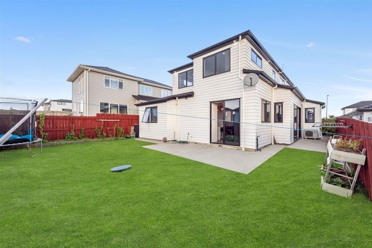 Photo of property in 32 Nola Dawn Avenue, Papakura, 2110