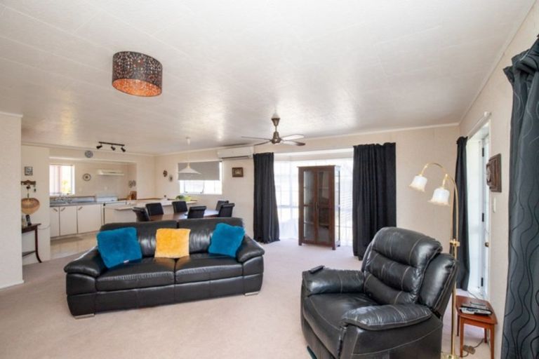 Photo of property in 39 Darlington Street, Ngatea, 3503