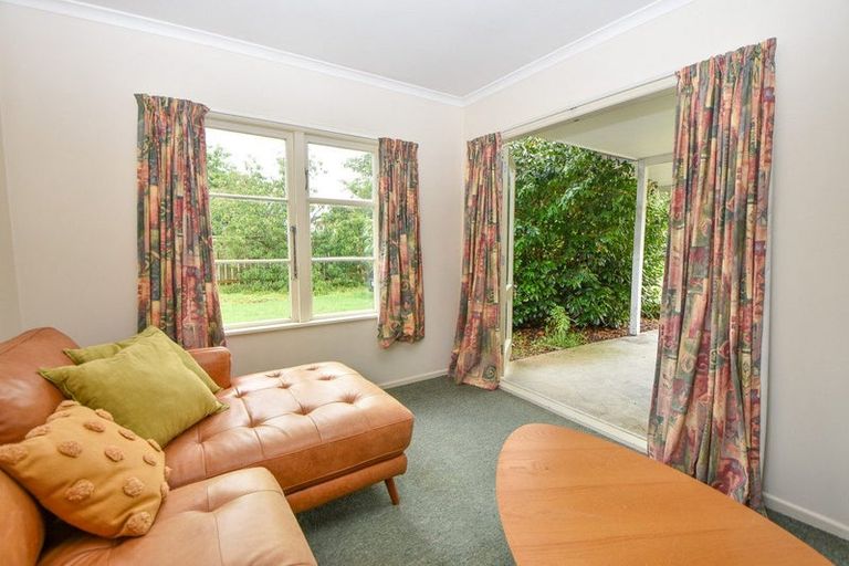 Photo of property in 24 Moreton Road, Carterton, 5713