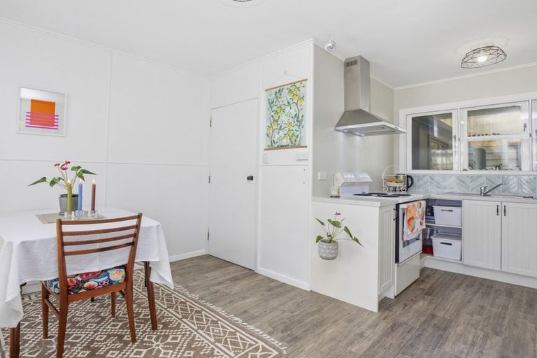 Photo of property in 8a-8b Devon Place, Cannons Creek, Porirua, 5024