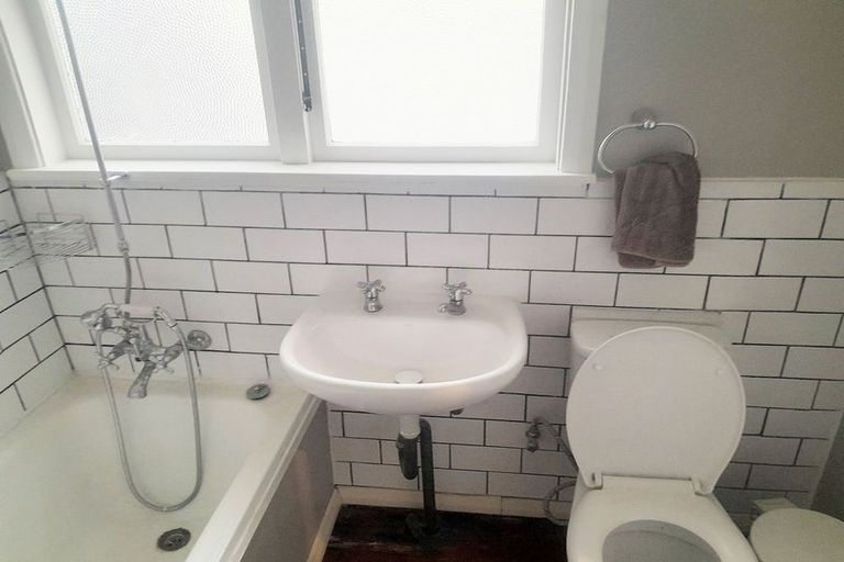 Photo of property in 171 Oxford Terrace, Epuni, Lower Hutt, 5011