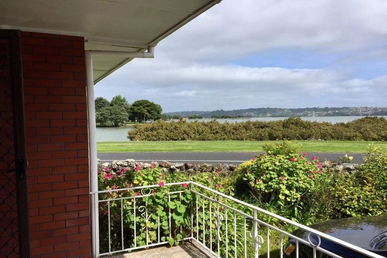 Photo of property in 1/3 Kiwi Esplanade, Mangere Bridge, Auckland, 2022