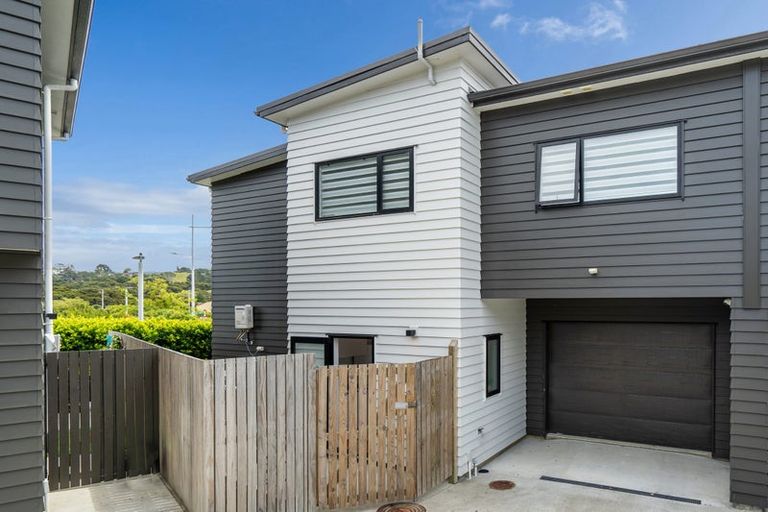 Photo of property in 133 Glenvar Ridge Road, Long Bay, Auckland, 0630