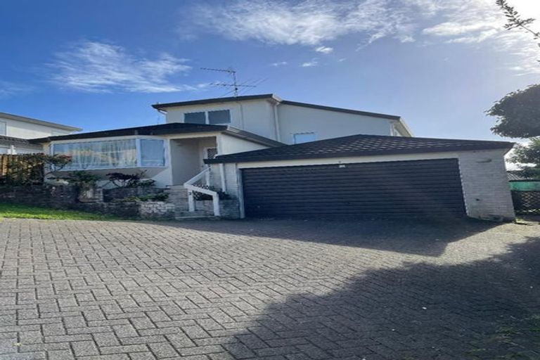 Photo of property in 2/17 Kells Place, Botany Downs, Auckland, 2010