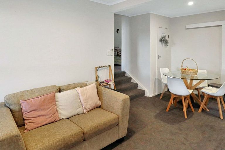 Photo of property in 12a Crawford Grove, Naenae, Lower Hutt, 5011