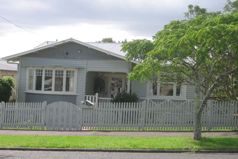 Photo of property in 32 Abbotsford Terrace, Devonport, Auckland, 0624