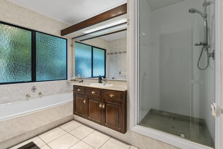 Photo of property in 11 Gracechurch Drive, Flat Bush, Auckland, 2016