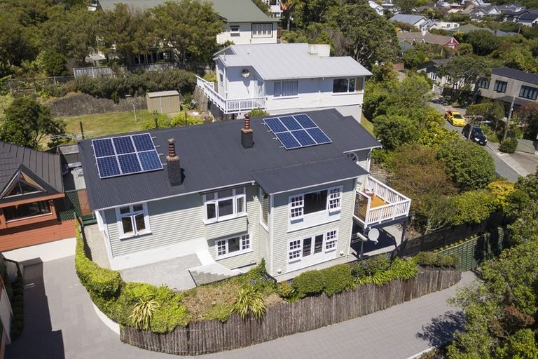 Photo of property in 17a Lochiel Road, Khandallah, Wellington, 6035