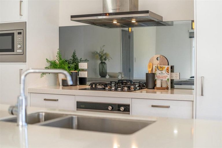 Photo of property in 34 Te Kaeaea Crescent, Wallaceville, Upper Hutt, 5018