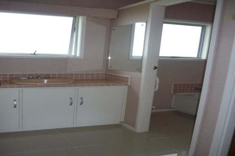 Photo of property in 1/230 Hibiscus Coast Highway, Orewa, 0931