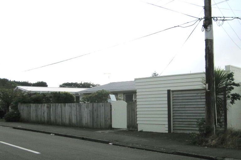 Photo of property in 10 Trebann Street, Paparangi, Wellington, 6037