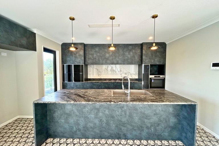 Photo of property in 42 Montgomery Avenue, Belmont, Auckland, 0622