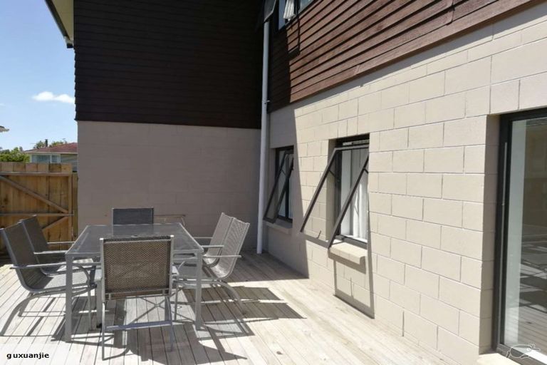 Photo of property in 28 Hope Farm Avenue, Pakuranga Heights, Auckland, 2010