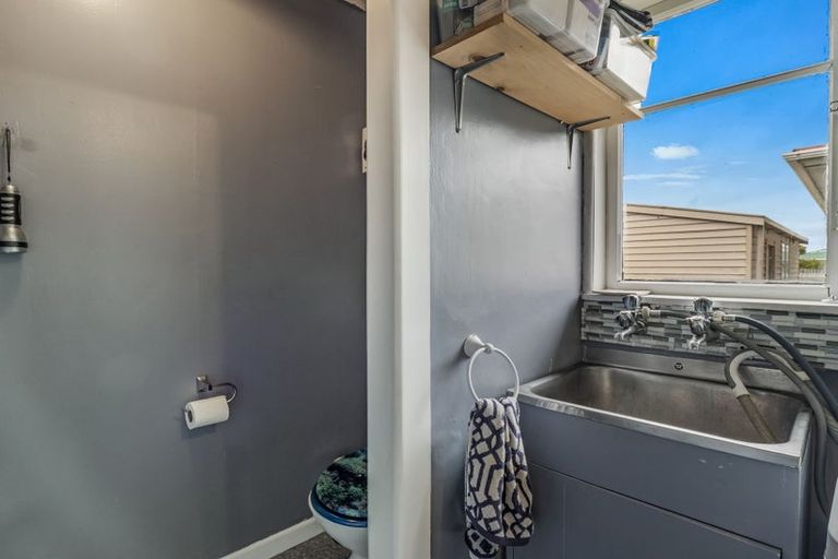 Photo of property in 72 Manuka Street, Castlecliff, Whanganui, 4501