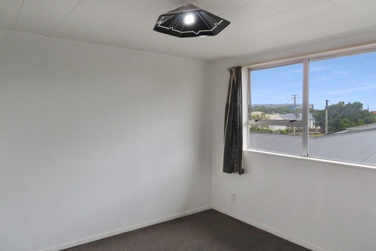 Photo of property in 2/15 Douglas Street, Waiwhetu, Lower Hutt, 5010