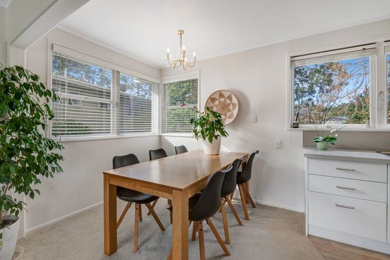 Photo of property in 9 Woodstock Road, Forrest Hill, Auckland, 0620