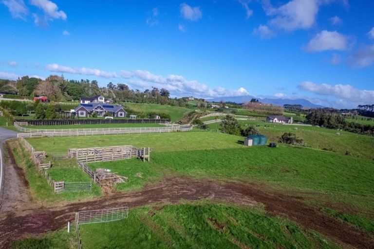 Photo of property in 140 Henwood Road, Paraite, New Plymouth, 4372