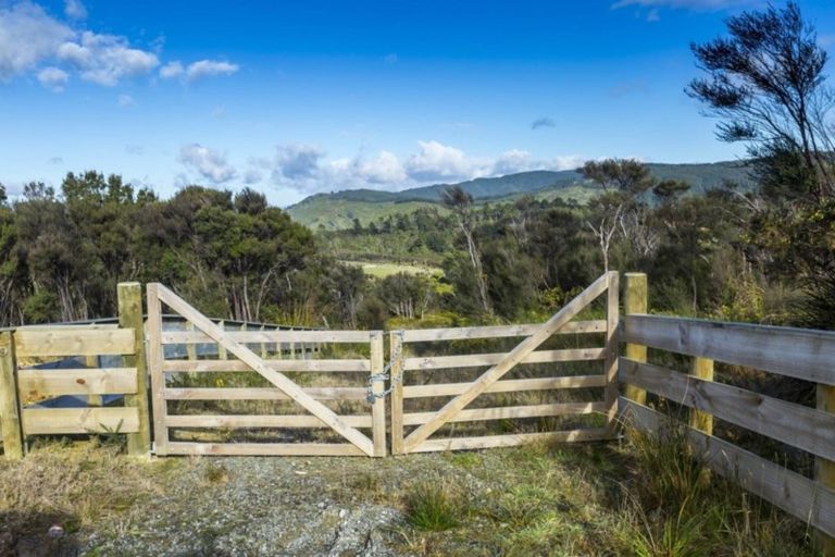 Photo of property in 235a Fairview Drive, Birchville, Upper Hutt, 5372