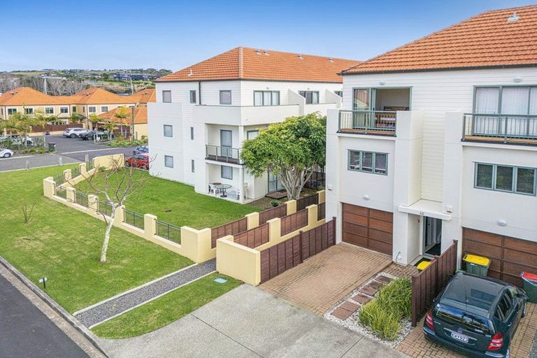 Photo of property in 42 Waterside Crescent, Gulf Harbour, Whangaparaoa, 0930