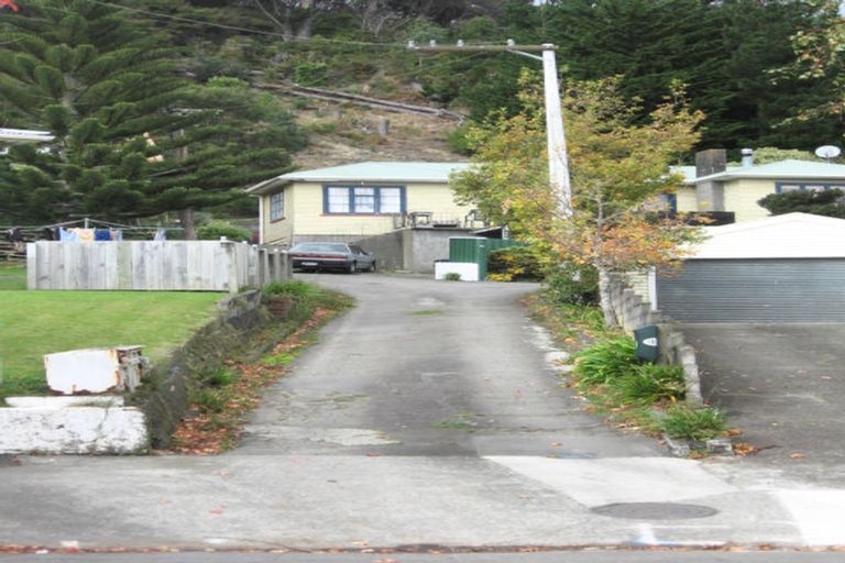 Photo of property in 8 Reuben Grove, Naenae, Lower Hutt, 5011