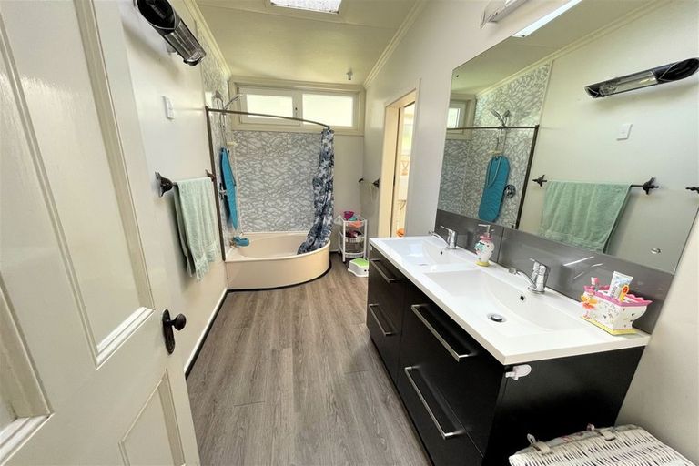 Photo of property in 187 Clyde Street, Balclutha, 9230