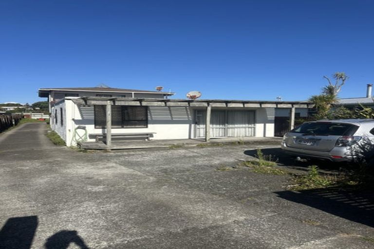 Photo of property in 15 Tireti Road, Titahi Bay, Porirua, 5022