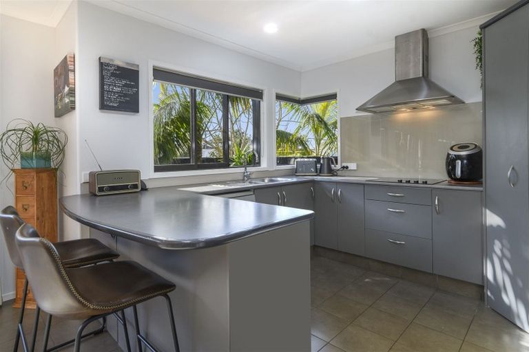 Photo of property in 6 Tomika Crescent, Papamoa Beach, Papamoa, 3118