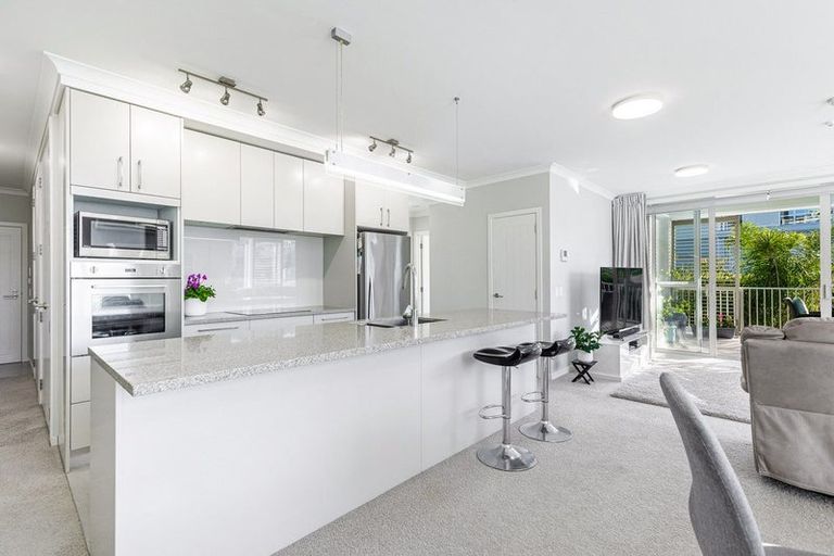 Photo of property in 30 Rewa Rewa Lane, Orewa, 0931