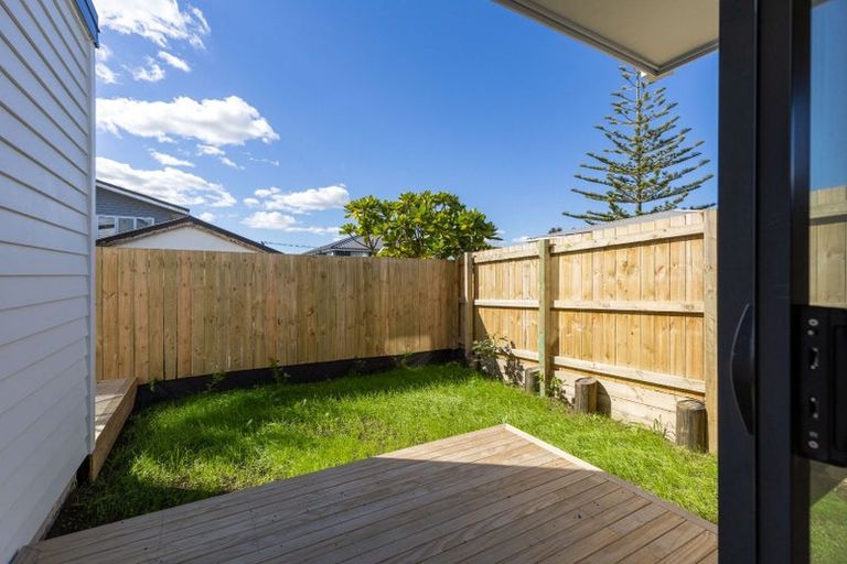 Photo of property in 6e Kaweka Street, New Lynn, Auckland, 0600