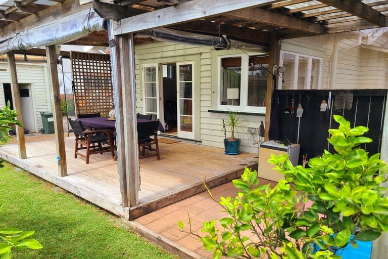 Photo of property in 18 Dinniss Avenue, Regent, Whangarei, 0112