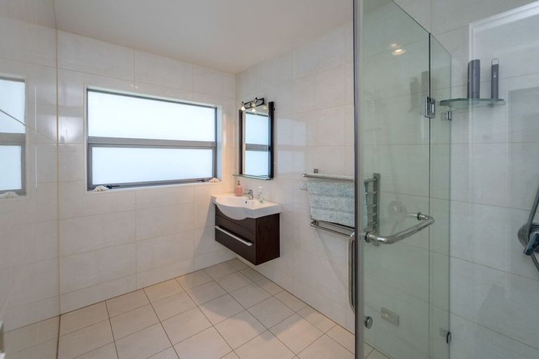 Photo of property in 77 Waikawa Beach Road, Manakau, Levin, 5573