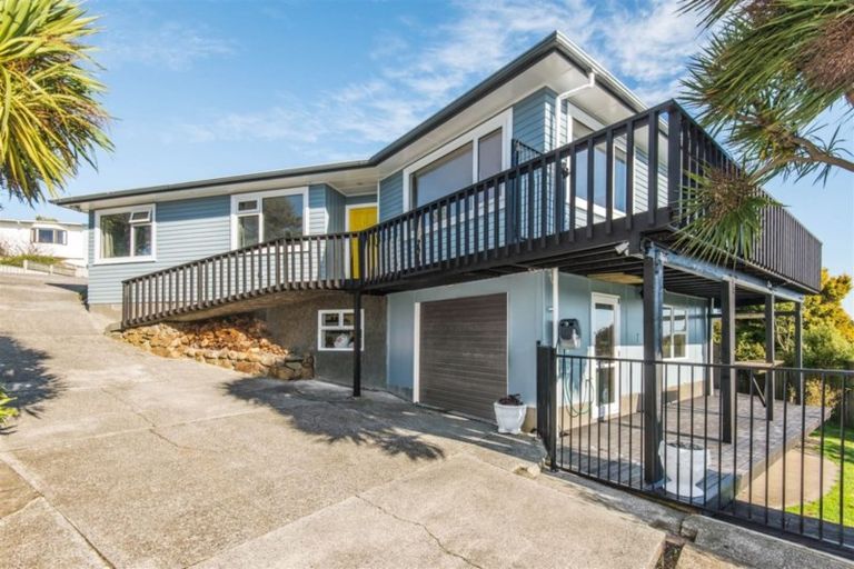 Photo of property in 31 Carluke Street, Paparangi, Wellington, 6037
