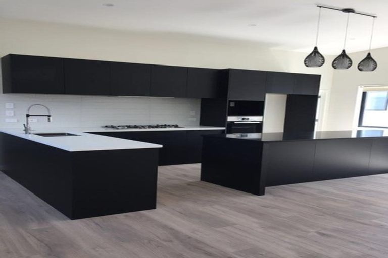 Photo of property in 31 Ascension Crescent, Orewa, 0931