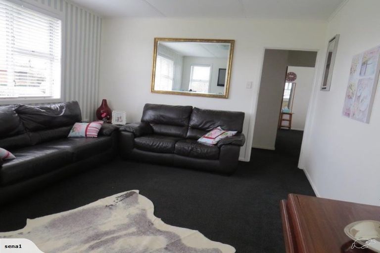Photo of property in 30 Montgomery Street, Feilding, 4702